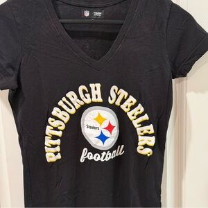 Pittsburgh Steelers Womens Medium V-Neck T-Shirt Black NFL Team Apparel